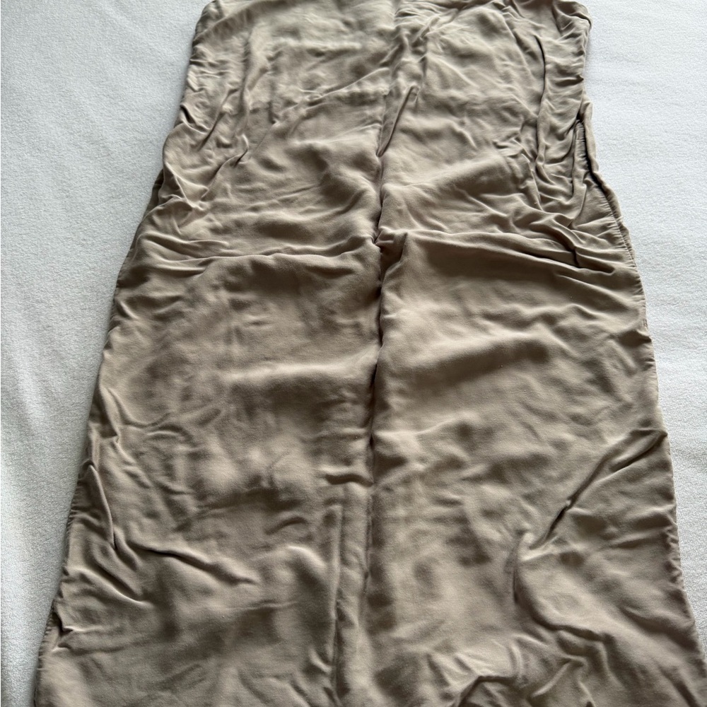 Ettitude Mist Standard Pillowcase from Causebox - Picture 3 of 6